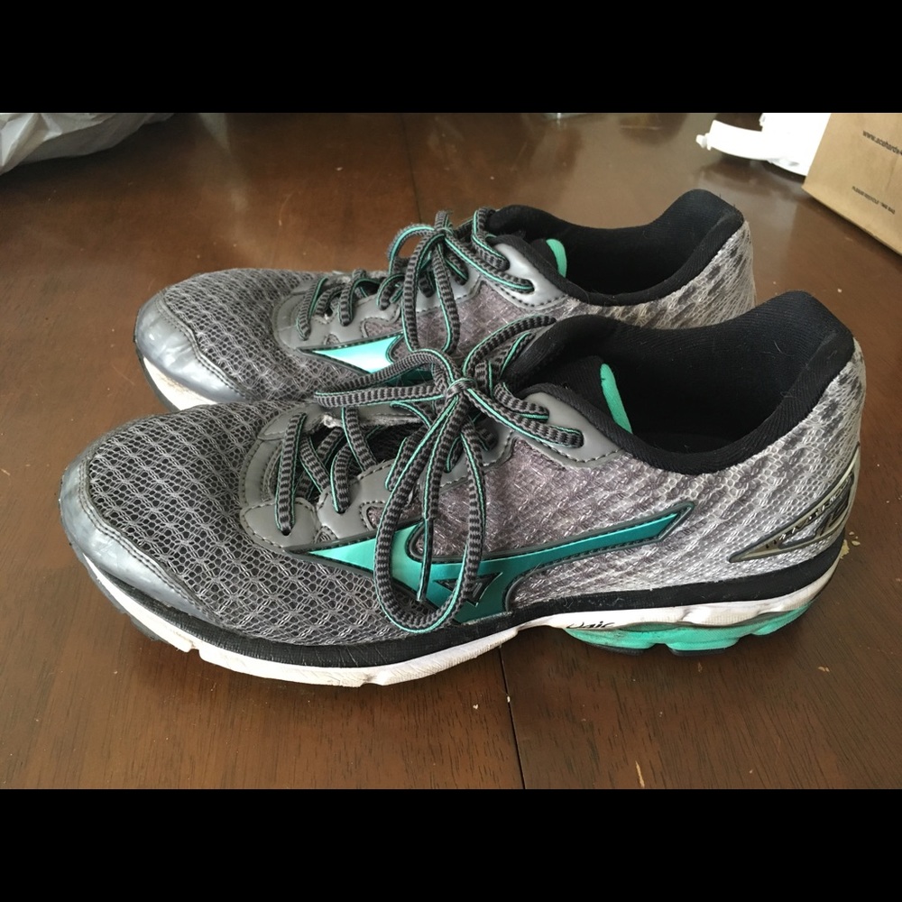Mizuno running shoes!!